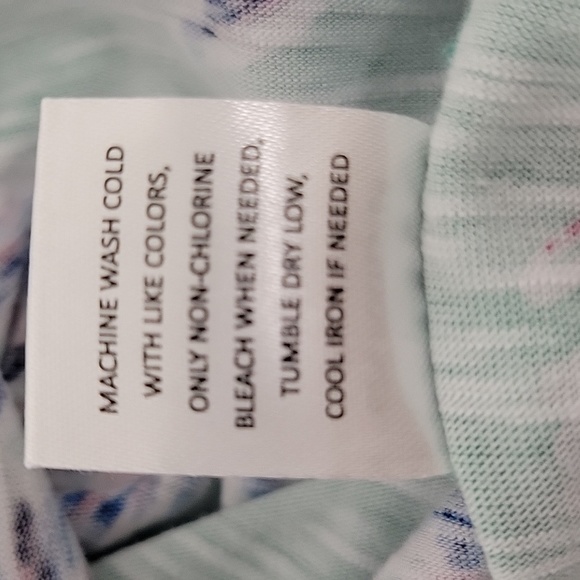 Casey & Key Palm Tree Printed Top Women's size PS Sleeveless Round Neck into a V - Picture 8 of 8